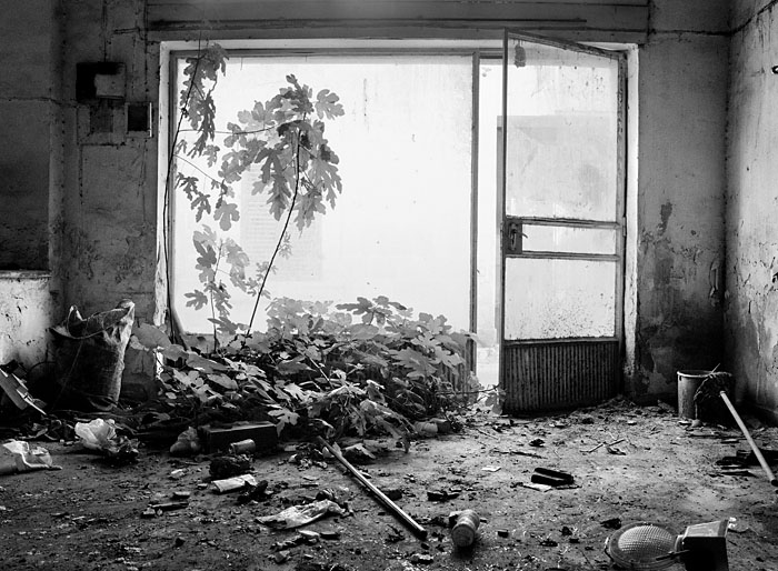 &copy; Thodoris Tzalavras - Nicosia in Dark and White