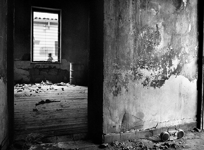&copy; Thodoris Tzalavras - Nicosia in Dark and White
