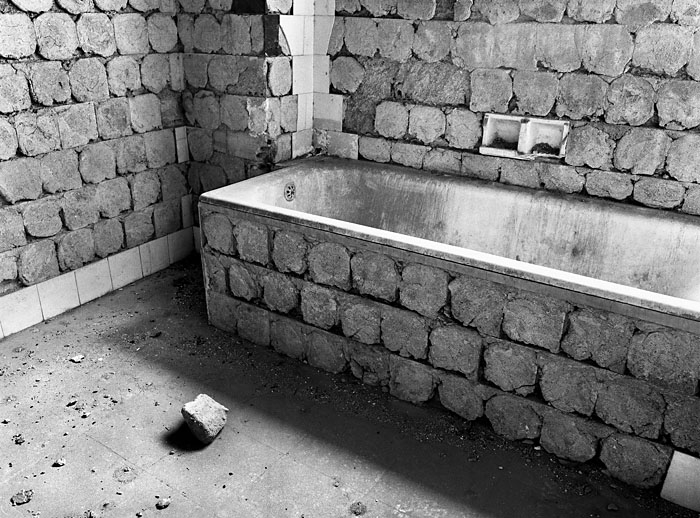 &copy; Thodoris Tzalavras - Nicosia in Dark and White
