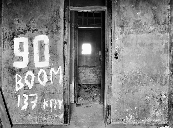&copy; Thodoris Tzalavras - Nicosia in Dark and White