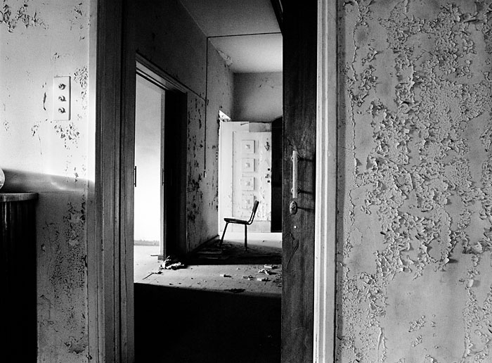 &copy; Thodoris Tzalavras - Nicosia in Dark and White
